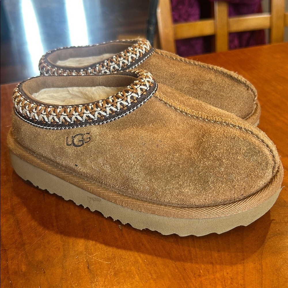 UGG kids Brown Tasman ll Slippers size 10 kids